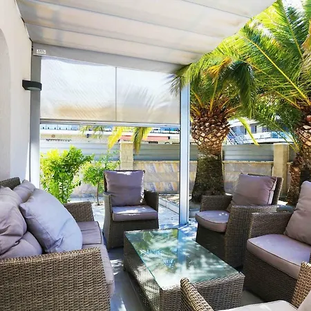 Hidalgo Only Families Villa