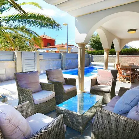 Villa Hidalgo Only Families *